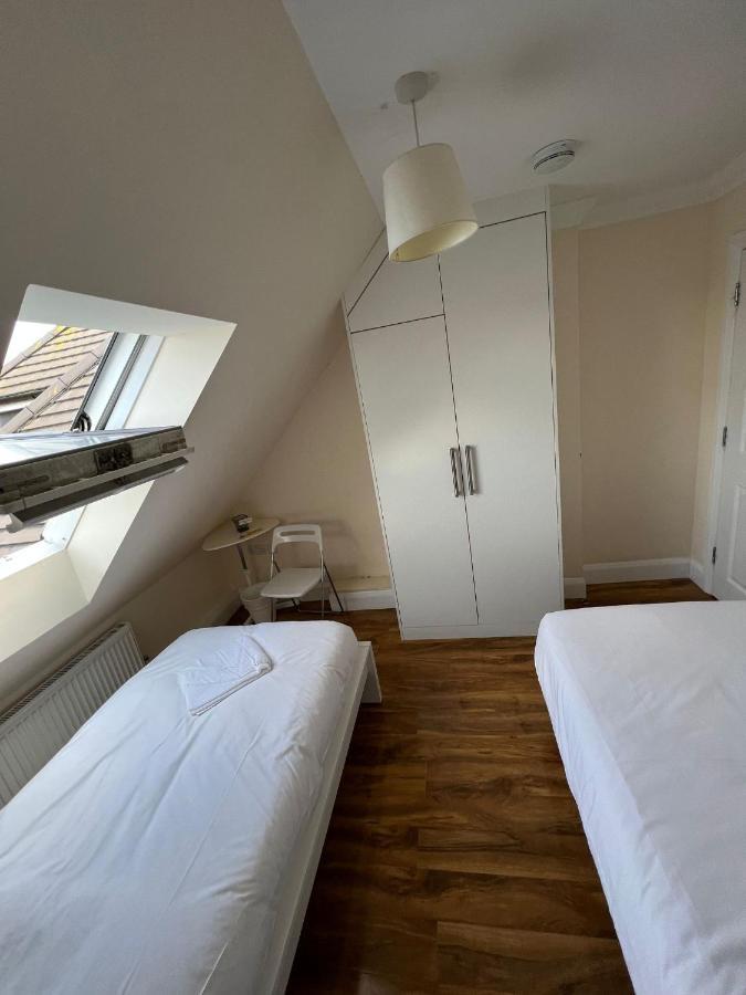 Rc Airport Rooms Stanwell Екстериор снимка