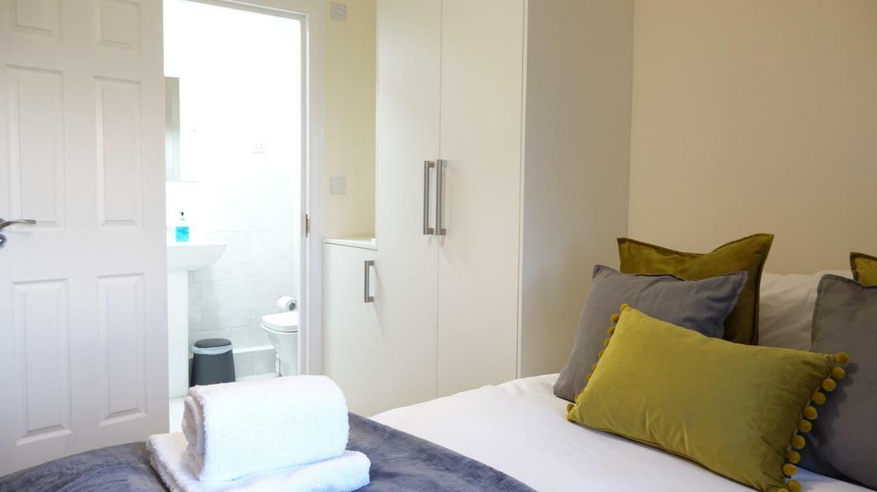 Rc Airport Rooms Stanwell Екстериор снимка