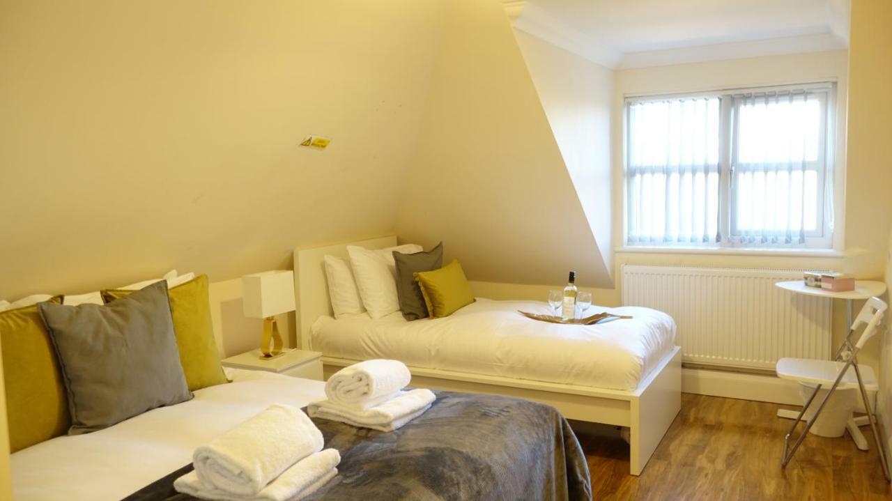 Rc Airport Rooms Stanwell Екстериор снимка