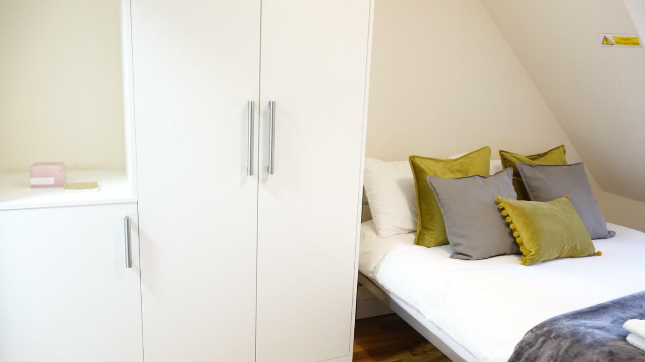 Rc Airport Rooms Stanwell Екстериор снимка