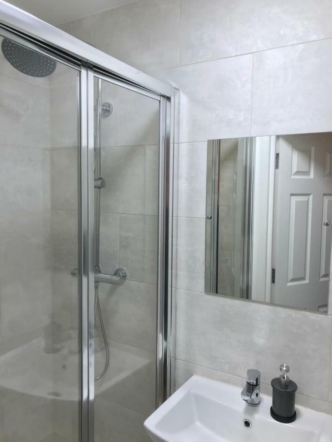 Rc Airport Rooms Stanwell Екстериор снимка